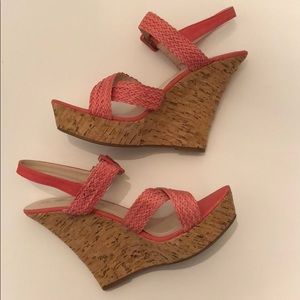 NWOT ✨ Pink wedges De Blossom Collection